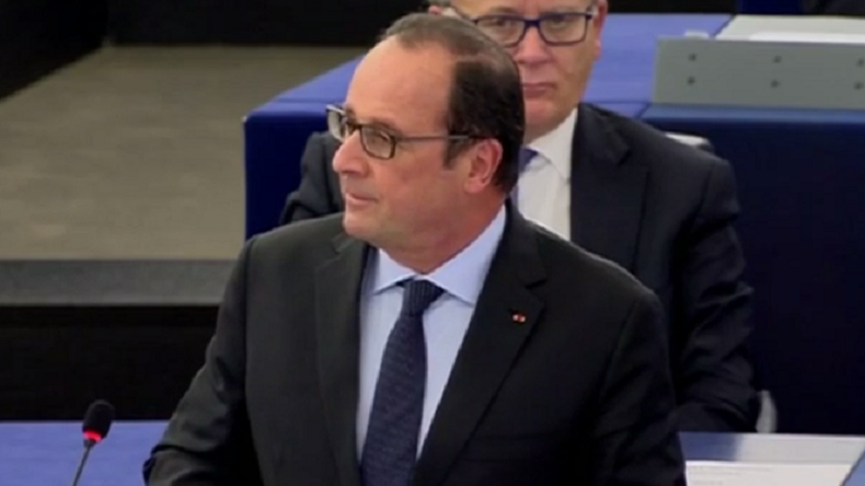 Pour François Hollande, la crise humanitaire en Europe ne justifie aucune alliance avec el-Assad
