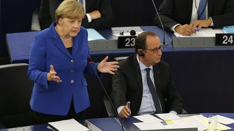 «Vice-chancelier», Marine Le Pen se moque de François Hollande devant Angela Merkel