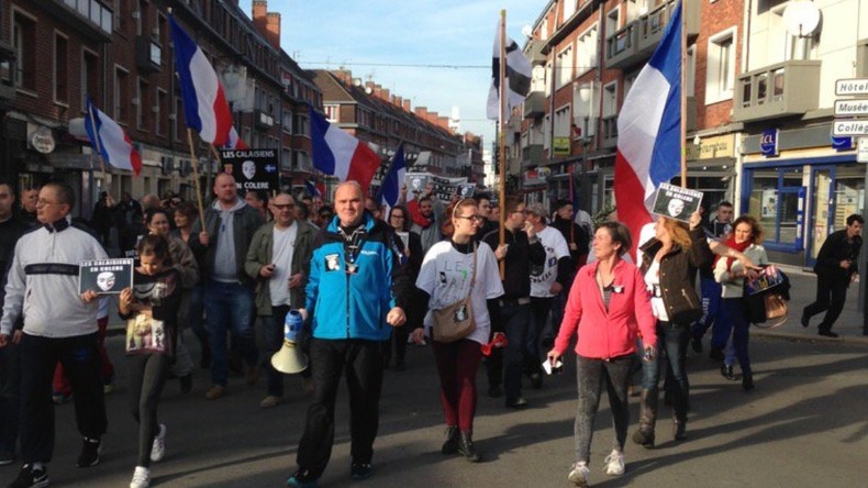 Les Calaisiens en Colère bravent une nouvelle fois leur maire et manifestent contre les migrants