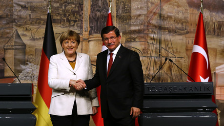 Angela Merkel et Ahmet Davutoglu
