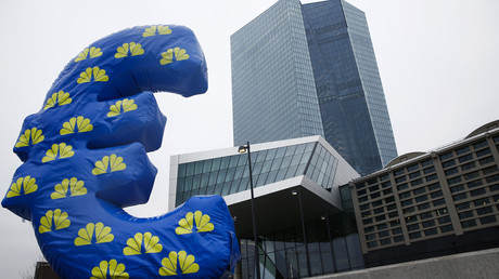 Le signe de l'euro devant le siège de la Banque centrale européenne 