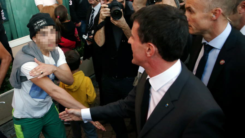 «Elle est belle celle-là» : il risque jusqu’à six mois de prison pour une «quenelle» à Manuel Valls