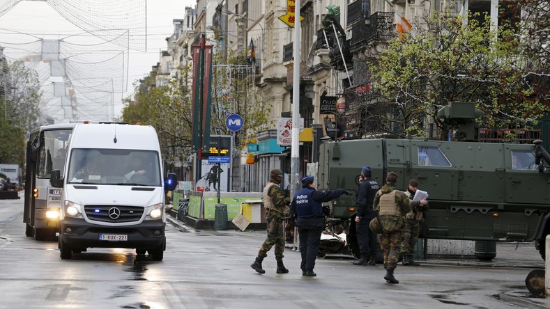 Ecoles et métro de Bruxelles resteront fermés lundi à cause de la menace terroriste