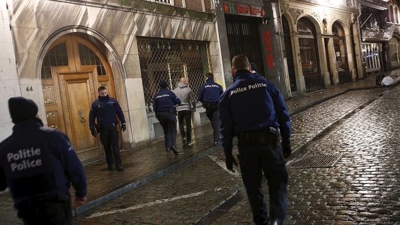 Bruxelles ville morte, 16 personnes arrêtées, Salah Abdeslam toujours introuvable
