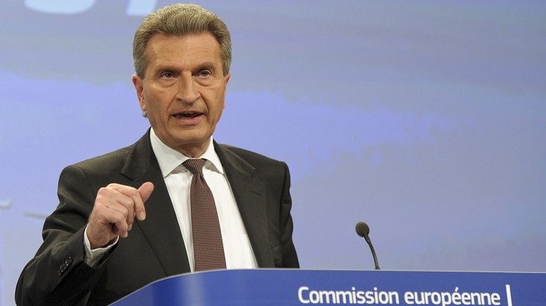 Commissaire allemand de l'UE: la politique de Berlin sur le droit d'asile est un «aimant à réfugiés»