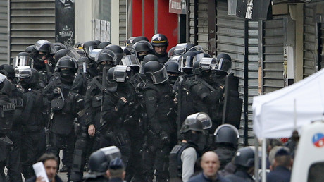 Le RAID se prépare à intervenir à Saint Denis 