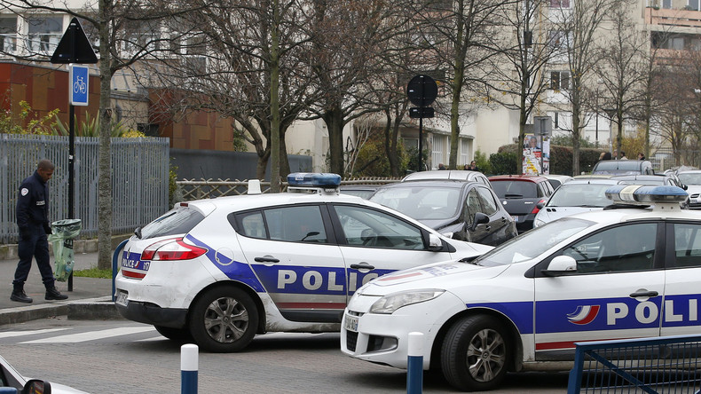 Un enseignant de Seine-Saint-Denis agressé au cutter par un homme se revendiquant de Daesh