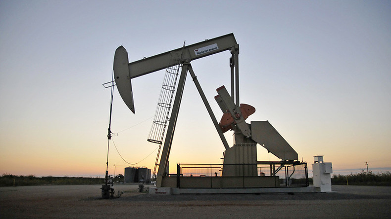 Le prix du baril de pétrole tombe en dessous des 35 dollars, son prix le plus bas depuis 2009