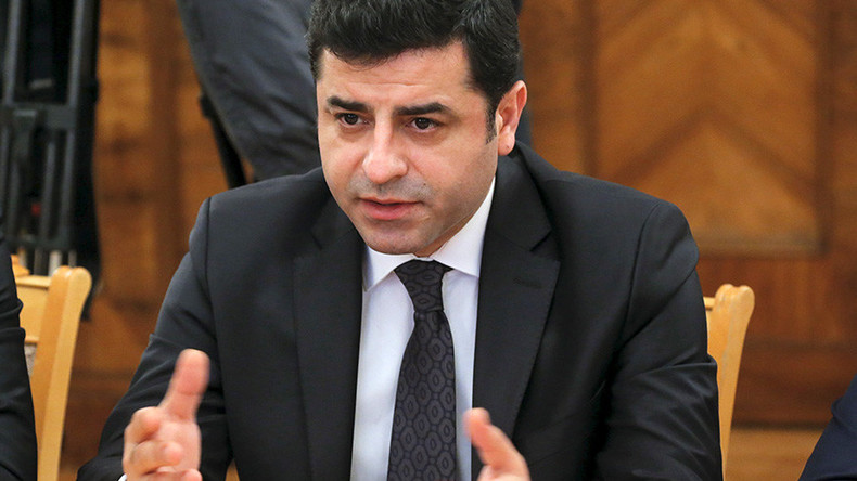 Le parquet turc ouvre une enquête sur un leader du parti pro-kurde suite aux propos sur l’autonomie