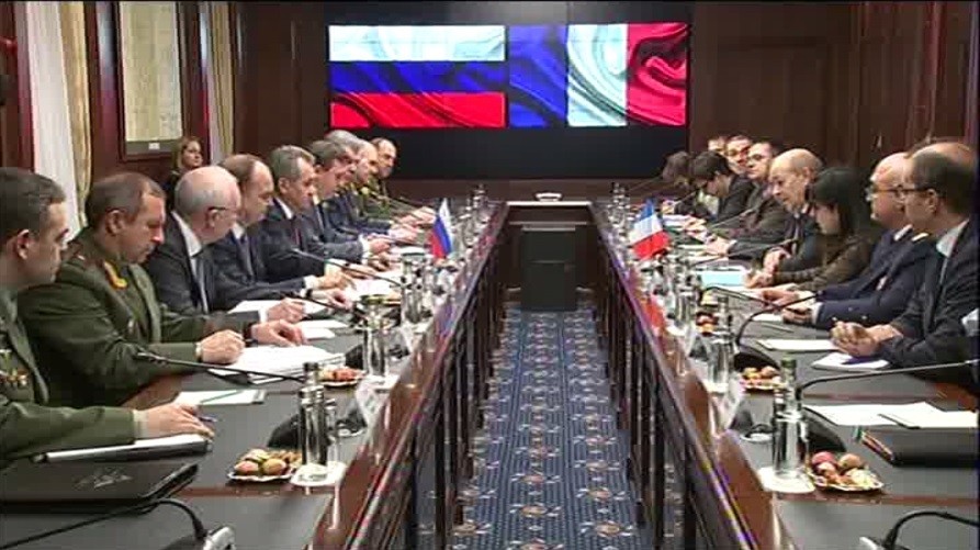 Visite de Le Drian à Moscou : le rapprochement Russie-France se poursuit sur le plan militaire