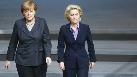 La chancelière allemande Angela Merkel et la ministre de la Défense Ursula von der Leyen