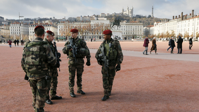Deux femmes arrêtées près de Lyon : elles sont soupçonnées d'avoir aidé un candidat au djihad