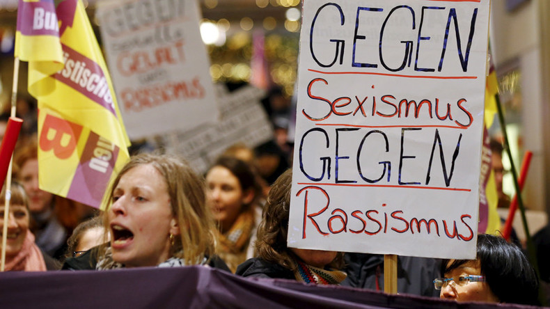 Des centaines de personnes ont manifesté à Cologne contre la vague d'agressions sexuelles