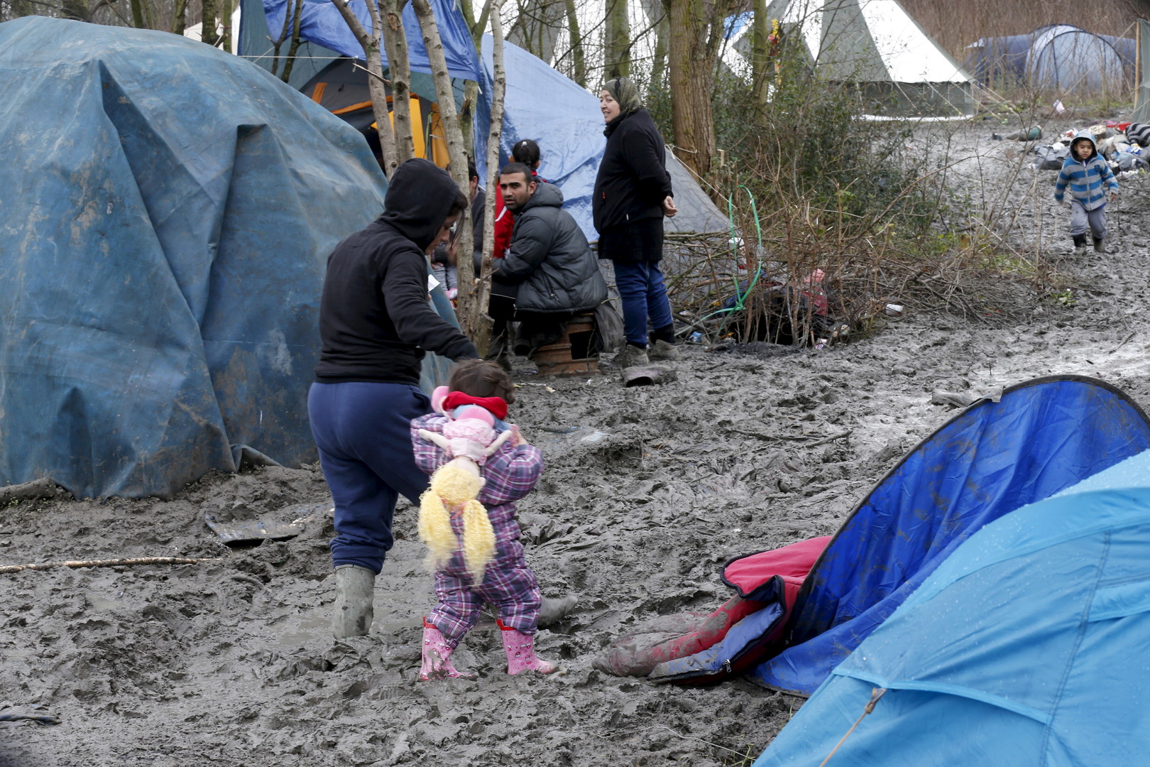 De fortes pluies dégradent les conditions humanitaires dans le camp de Grande-Synthe (PHOTOS)