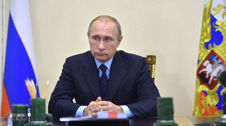 Le président russe Vladimir Poutine rencontre le chef de la commission d'enquête gouvernementale sur le sujet du crash du vol A321 en Egypte.