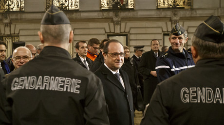 François Hollande et les forces de police