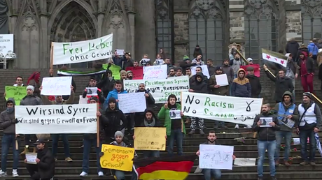 les Syriens à Cologne manifestent contre le harcèlement sexuel 