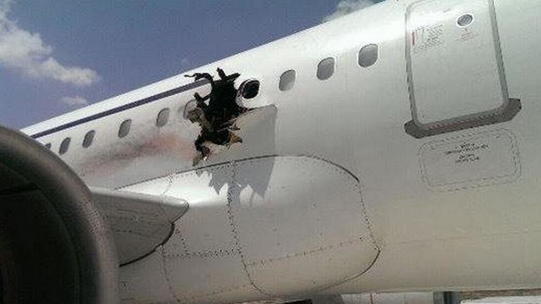 Miracle en Somalie : les pilotes posent un Airbus malgré un trou dans la carlingue (PHOTOS, VIDEO)
