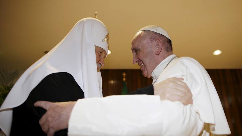 «Nous sommes frères» : le patriarche Cyrille et le pape François signent une déclaration conjointe
