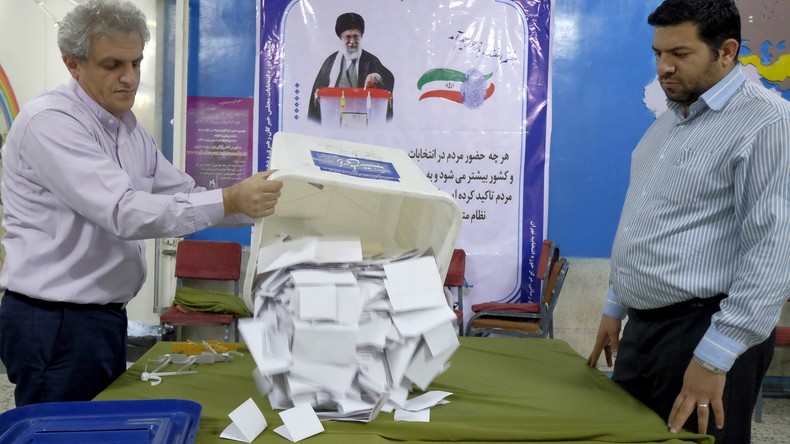 Législatives iraniennes : les modérés battront-ils les partisans de la ligne dure ?