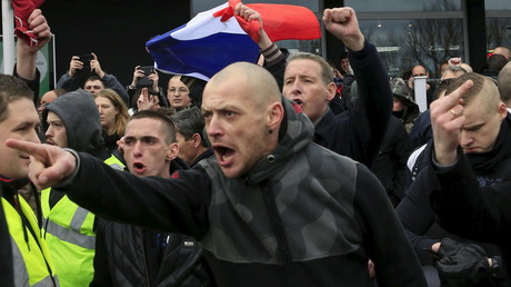 Les manifestants anti-migrants le 6 février à Calais