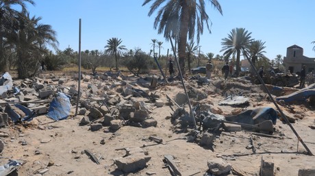 Dégâts après les bombardements des avions américains contre Daesh à Sabratha, en Libye, le 19 février 2016.