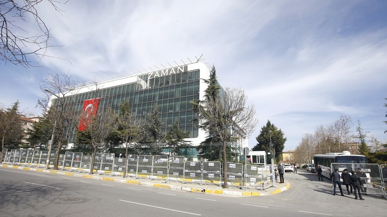 La 1er numéro en turc de Zaman après sa nationalisation publie en Une un Erdogan tout sourire