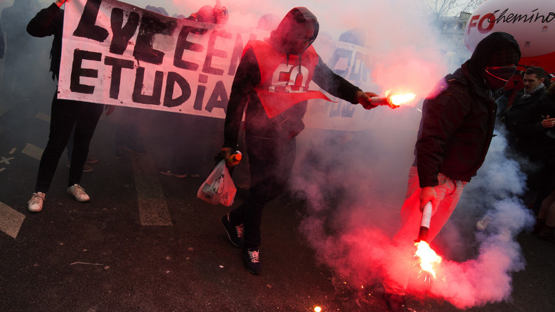 Images exceptionnelles : la manifestation contre la loi travail à 360 degrés