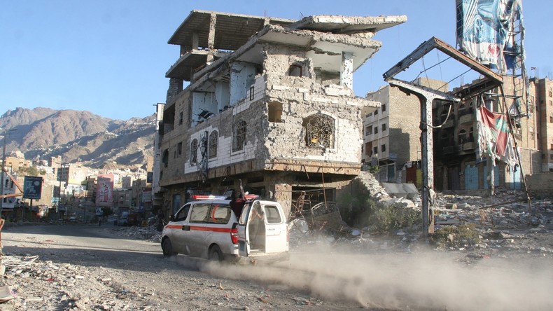 41 civils tués et 75 blessés dans un marché yéménite sous les bombes de la coalition saoudienne