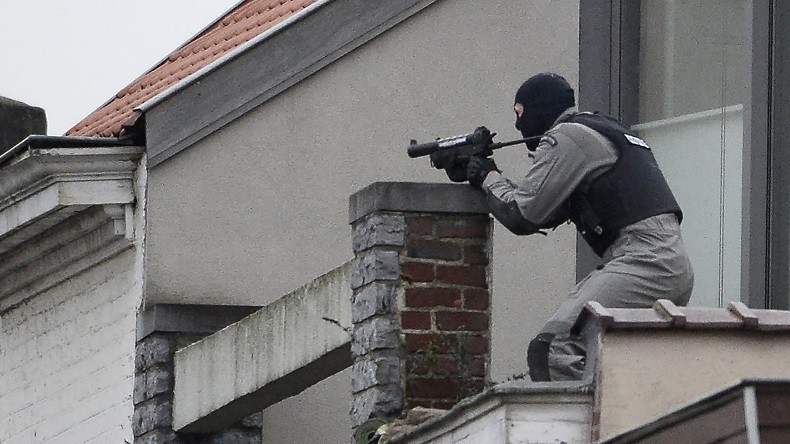 Salah Abdeslam aurait «probablement» fui lors de la perquisition à Forest où son ADN a été retrouvée