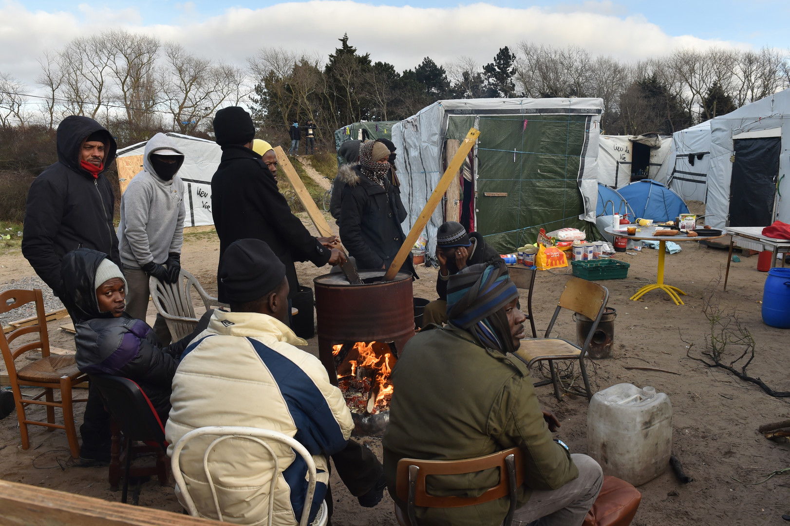 Evacuation de Calais : violents affrontements, les No Borders en ligne de mire (VIDEOS, PHOTOS)