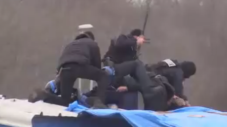 Calais : la police recourt à force contre un couple de migrants
