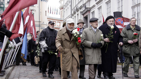 Participants à la manifestation de vétérans SS à Riga
