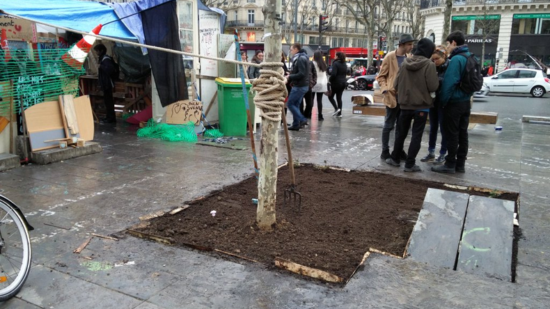 «Nuit Debout» : la mairie de Paris va porter plainte après les dégradations place de la République