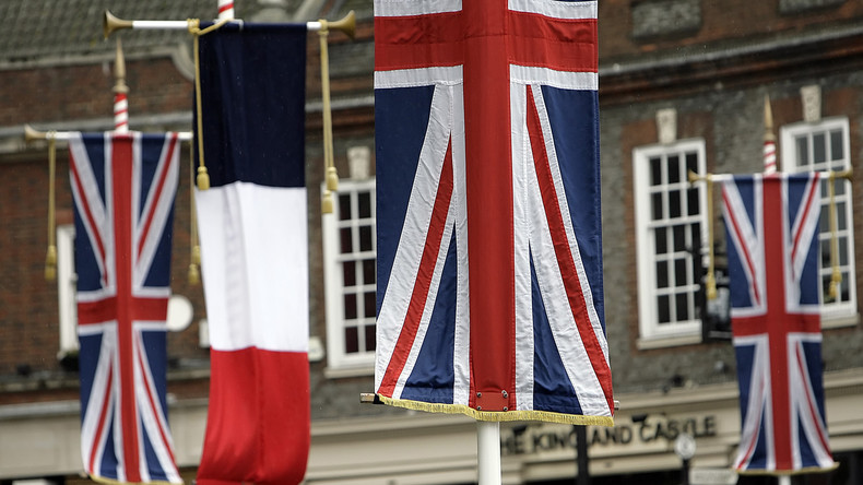 Peur du Brexit : les Britanniques demandent en masse des passeports français