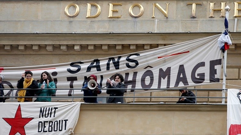 Le théatre de l'Odéon de nouveau occupé par des intermittents, évacué par la police