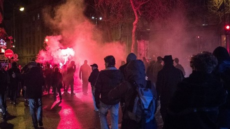 Une nouvelle nuit de protestation a dégénéré dans la capitale
