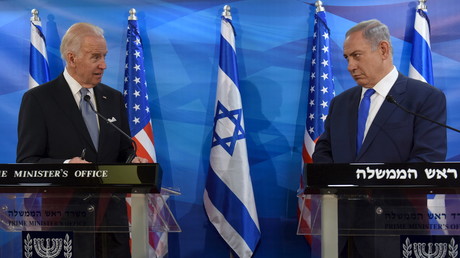 Joe Biden en compagnie de Benyamin Netanyahu le 9 mars 2016