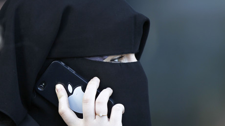 Une femme voilée du niqab à Meaux