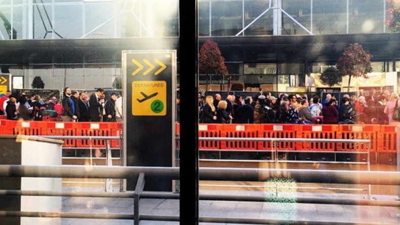 Le renforcement des mesures de sécurité à Zaventem provoque un immense chaos (PHOTOS, VIDEO)