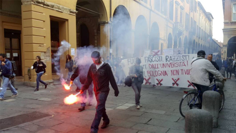 Violents heurts entre militants anti-fascistes et policiers à Bologne, en Italie (PHOTOS, VIDEOS)