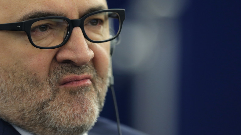 «L’Europe n’a pas de racines chrétiennes» : Robert Ménard accuse Pierre Moscovici de «négationnisme»