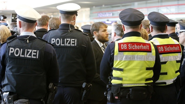«Un crime odieux» : Berlin condamne l'agression des deux jeunes femmes au carnaval des cultures