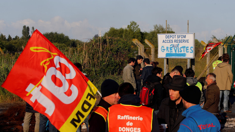 Pénurie d'essence : le bras de fer entre le gouvernement et les syndicats continue (VIDEO)