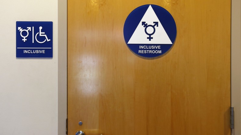 Transgenres et «bataille des toilettes» : 11 Etats poursuivent le gouvernement Obama