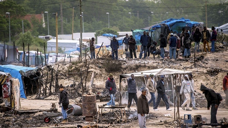 Calais : mort d'un migrant afghan, percuté par un camion