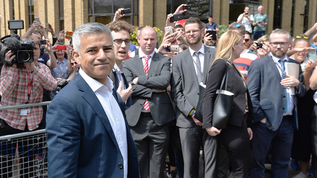 Sadiq Khan après sa cérémonie d'investiture dans la cathédrale Southwark ce 7 mai