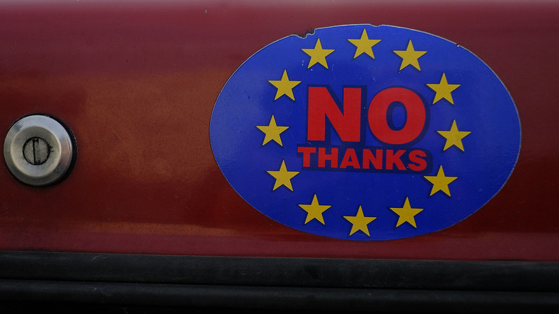 La part des Britanniques voulant sortir de l’UE l'emporte pour la première fois dans un sondage