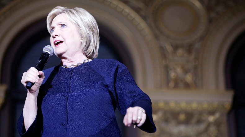 Clinton ignore les questions sur l’argent que Goldman Sachs a investi dans le fonds de son beau-fils