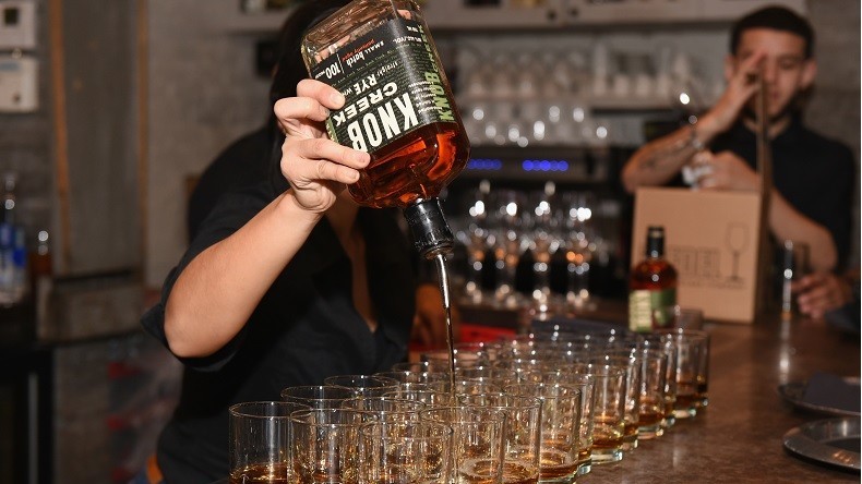 Nice : huit mois de prison pour avoir frappé une serveuse qui servait de l’alcool pendant le ramadan